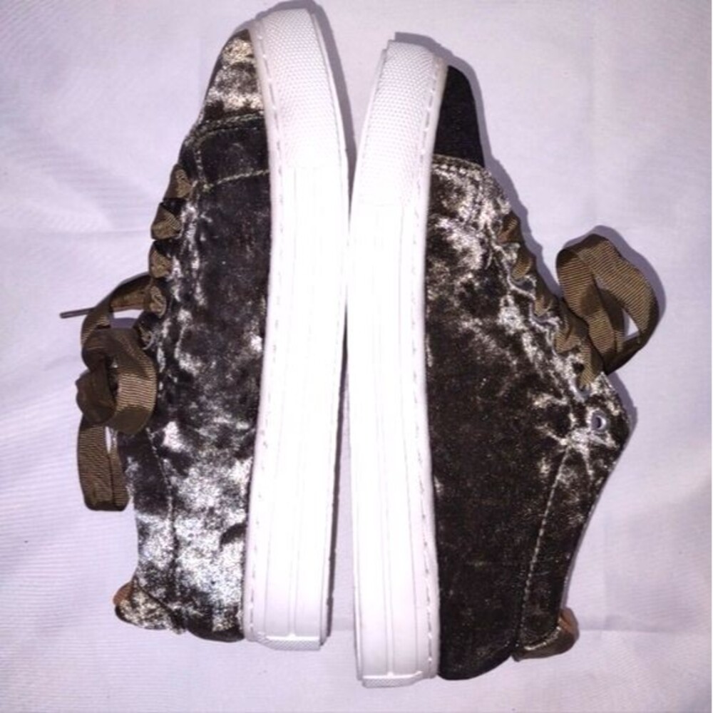 Qupid Reba Retro Inspired Green Velvet Fashion Sneaker Size 5.5 - Picture 6 of 9